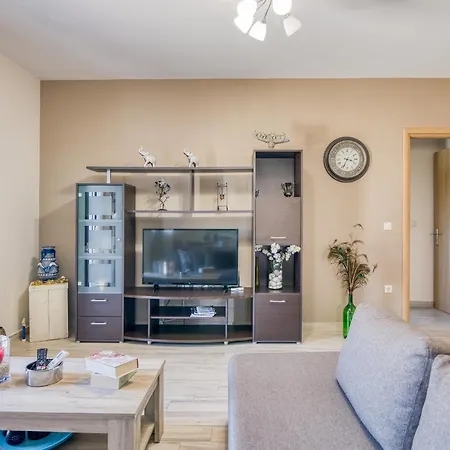 Aggelos Cozy Apartment Few Min From Sea Karavados