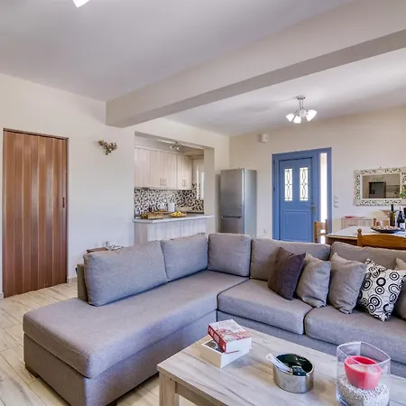 Aggelos Cozy Apartment Few Min From Sea